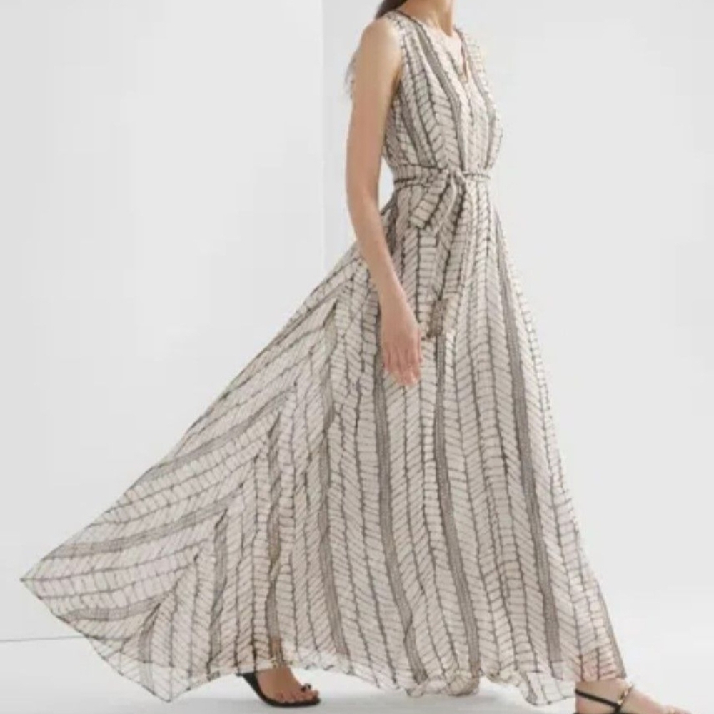 NWT White House Black Market Chevron Maxi Dress - Black and Cream Size XSP NWT